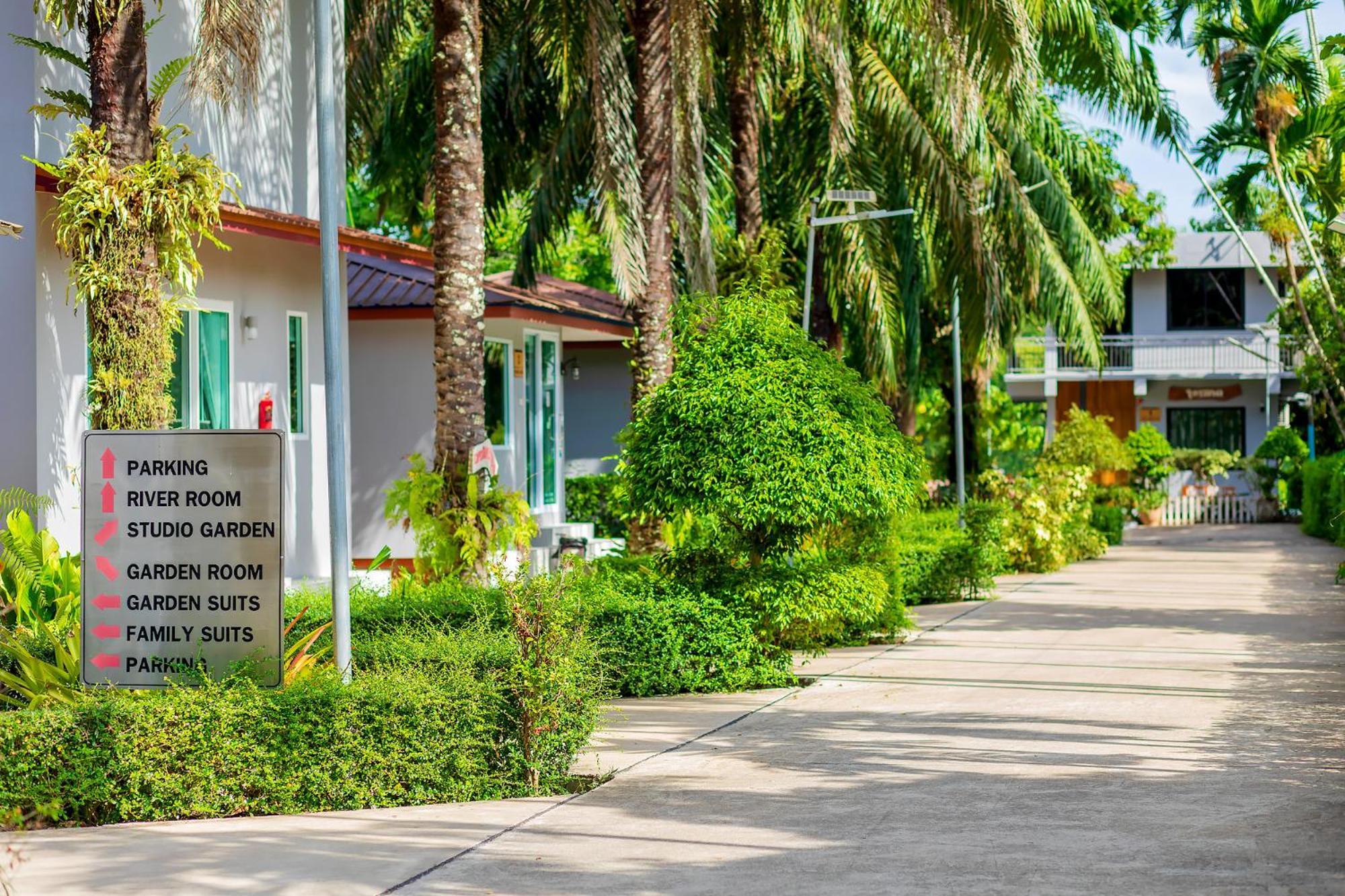 Neenlawat Riverside Surat Thani Exterior foto